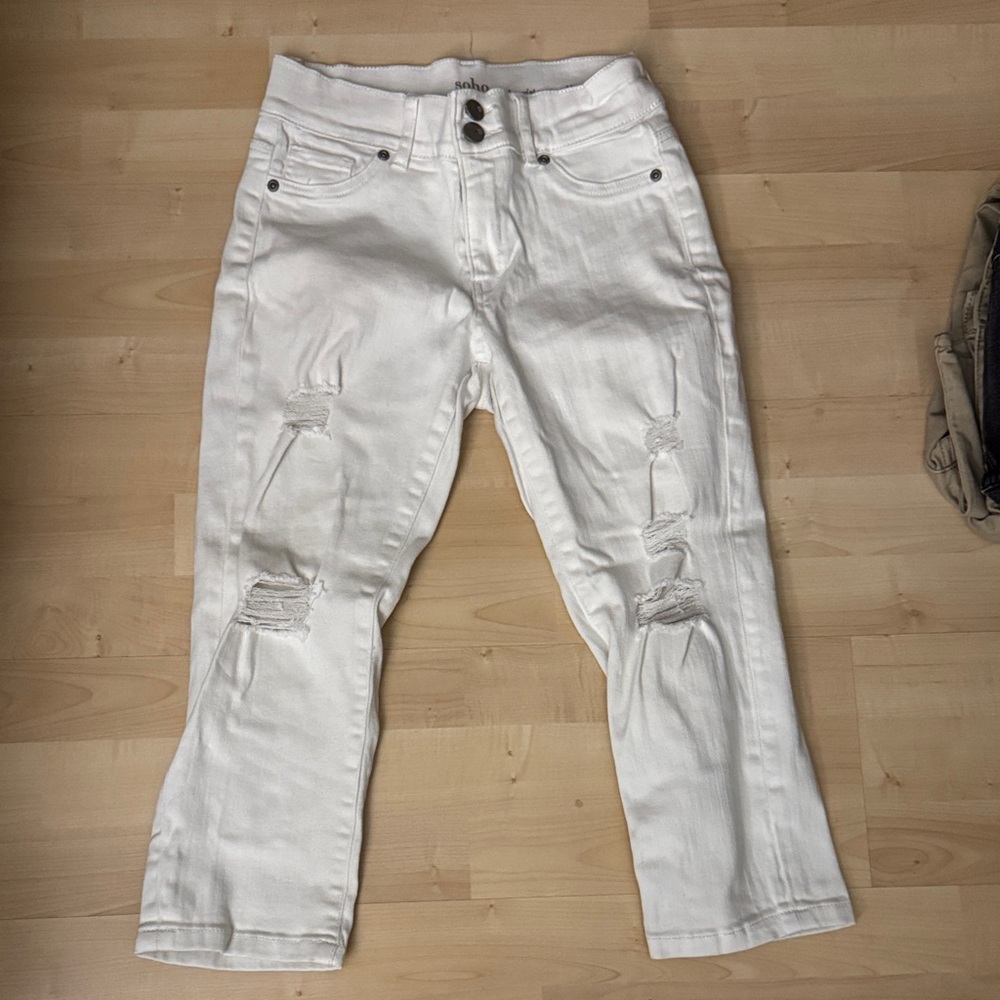 Stylish White Distressed Women Jeans